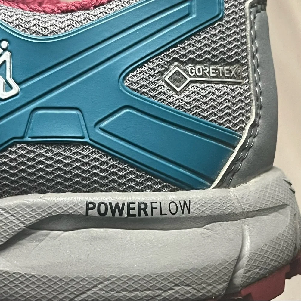 Woman’s Inov-8 RocLite 305 Gortex Trail Running Shoes Sz 8.5 / Men’s Sz 7‎